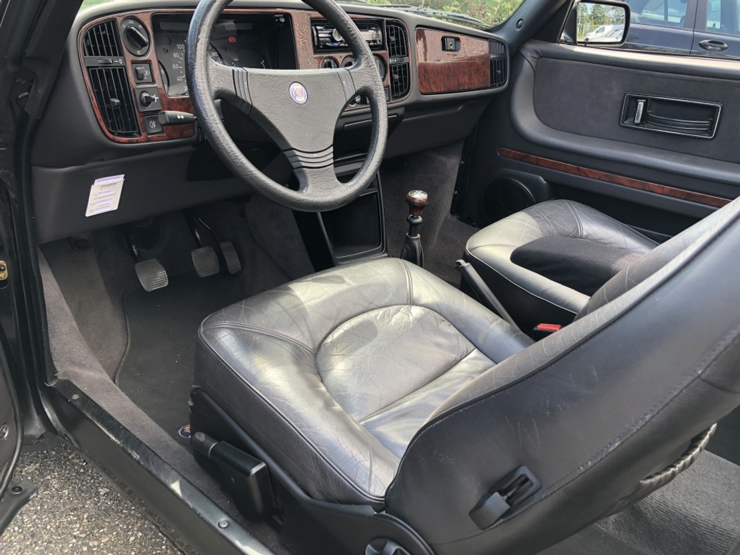 Saab 900