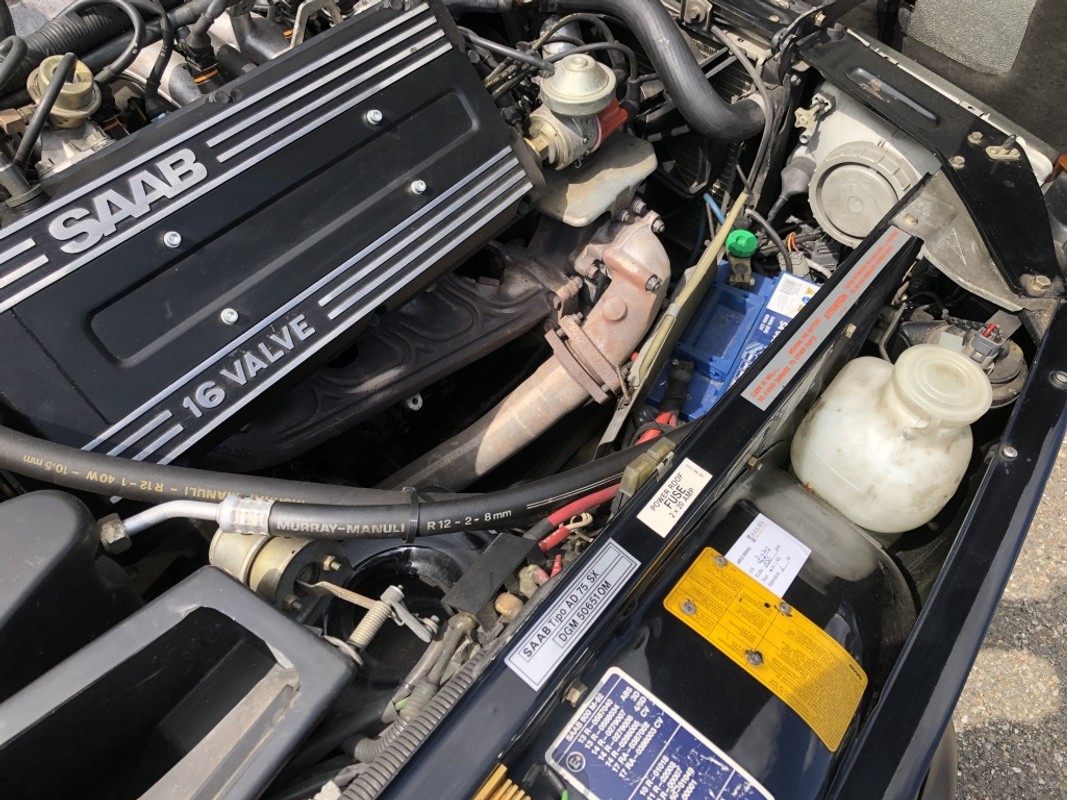 Saab 900