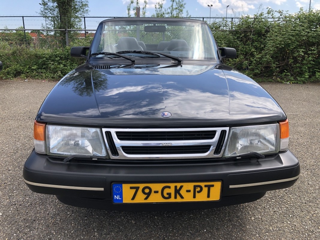 Saab 900