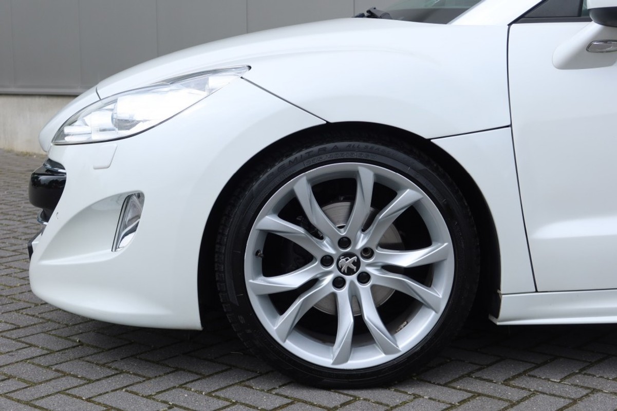 Peugeot RCZ