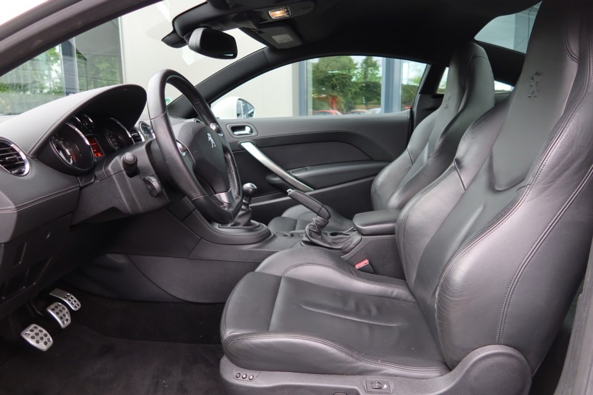 Peugeot RCZ