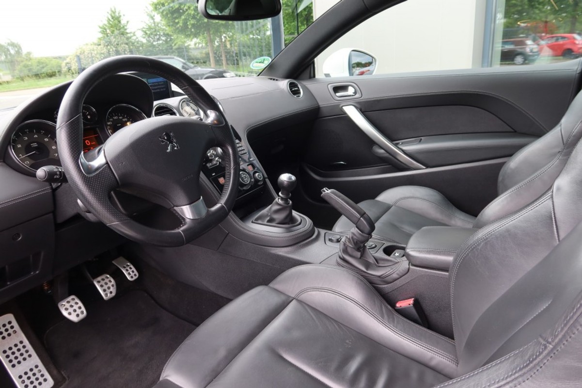 Peugeot RCZ