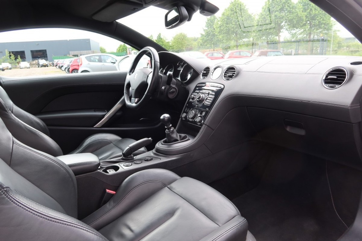 Peugeot RCZ