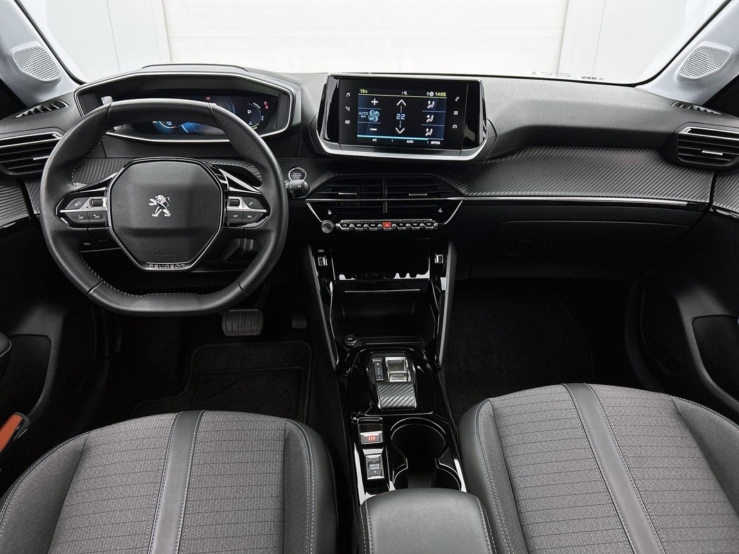 Peugeot e-208