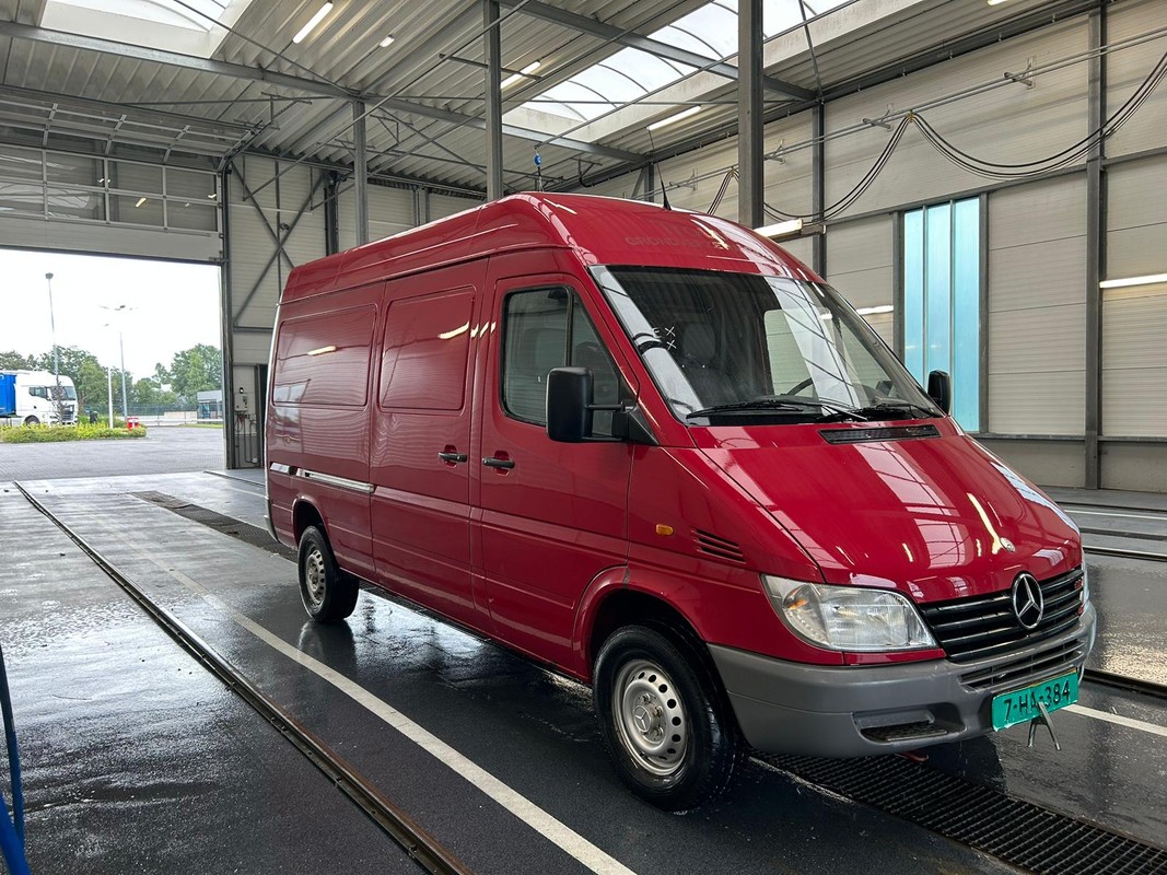 Mercedes-Benz Sprinter