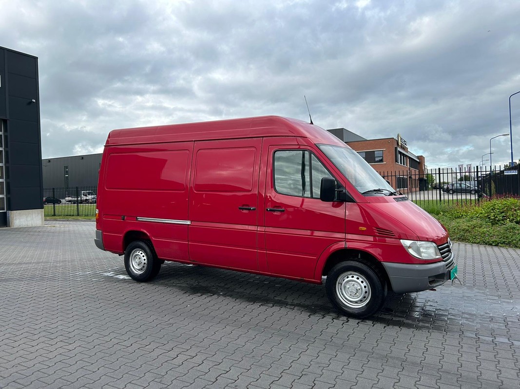 Mercedes-Benz Sprinter