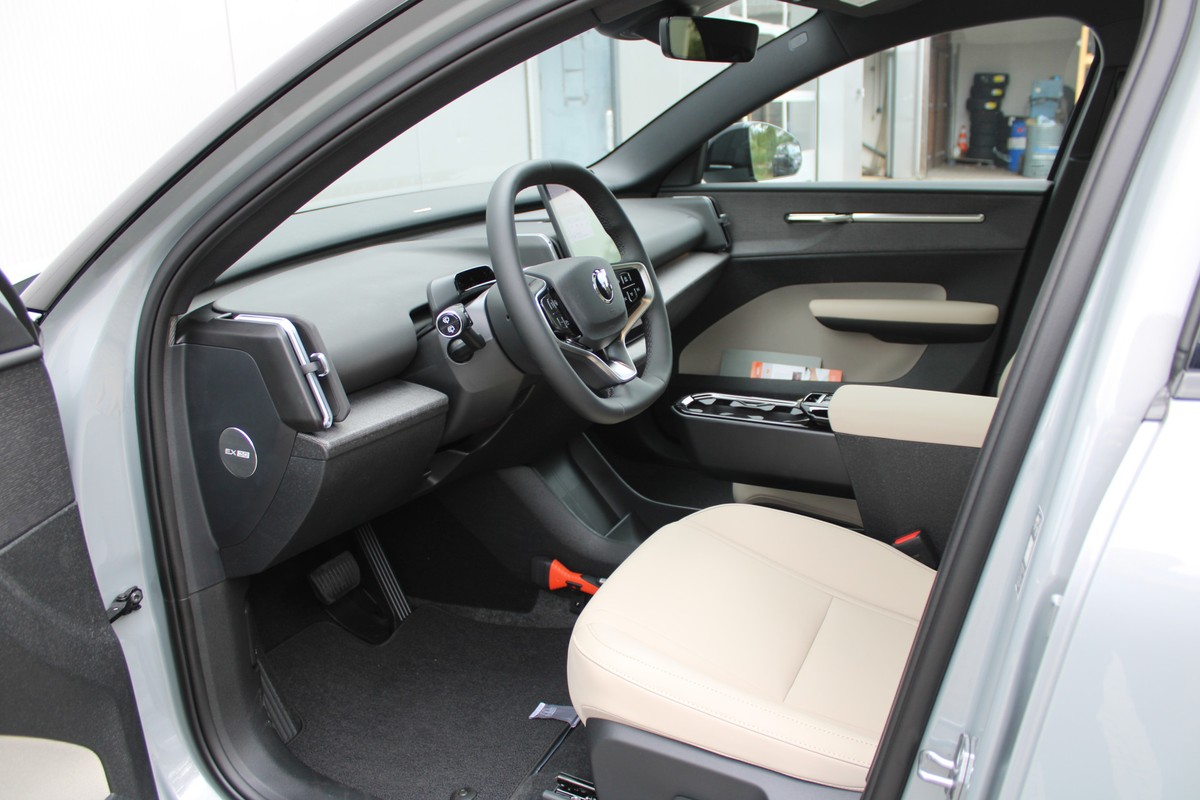 Volvo EX30