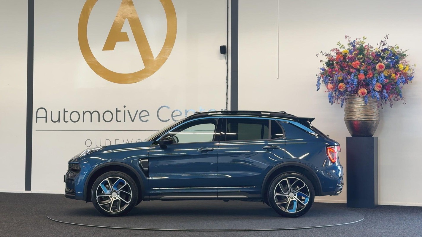 Lynk & Co 01