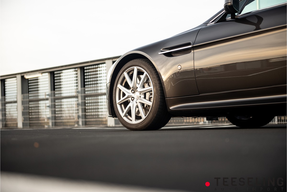 Aston Martin V8 Vantage