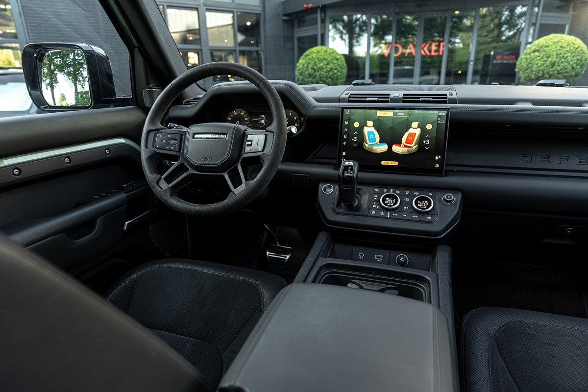 Land Rover Defender
