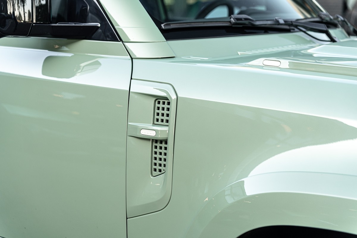 Land Rover Defender