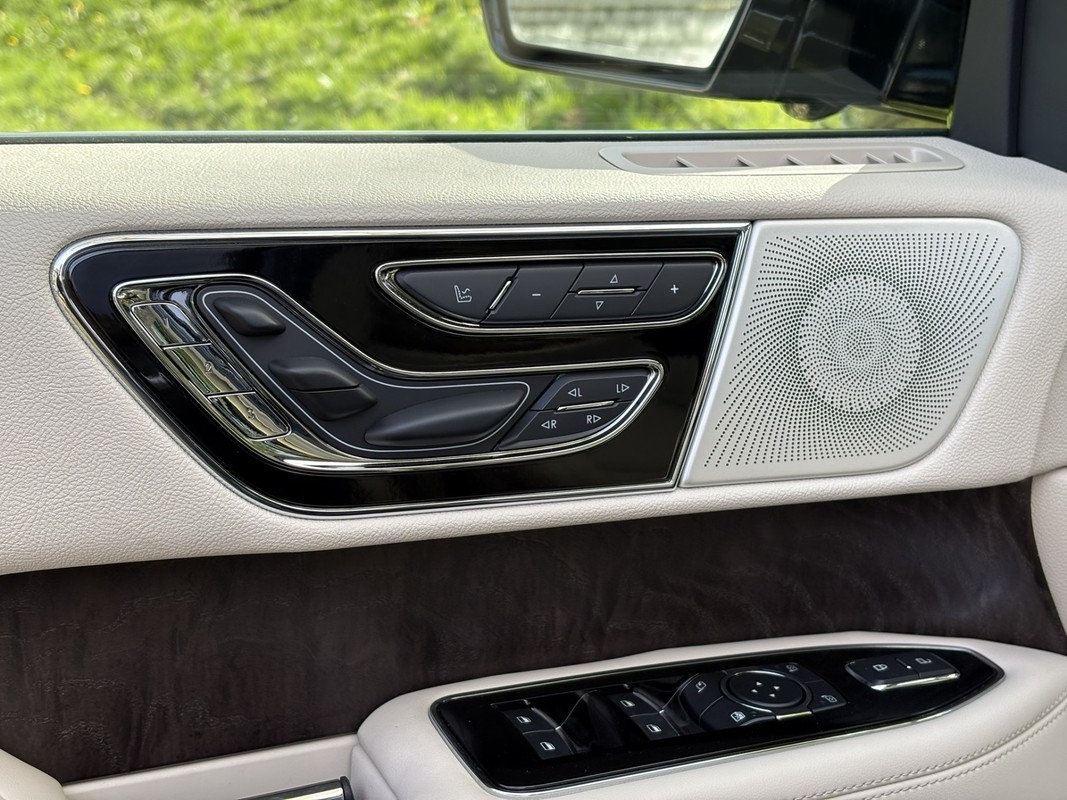 Lincoln Navigator