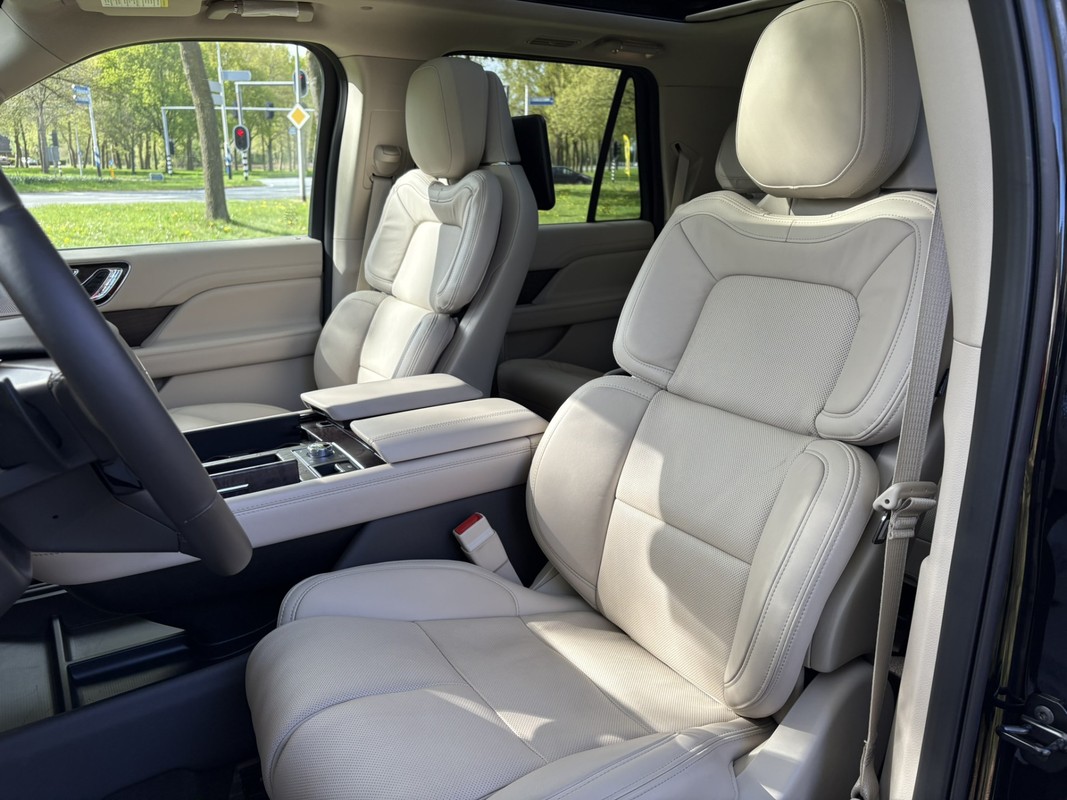 Lincoln Navigator