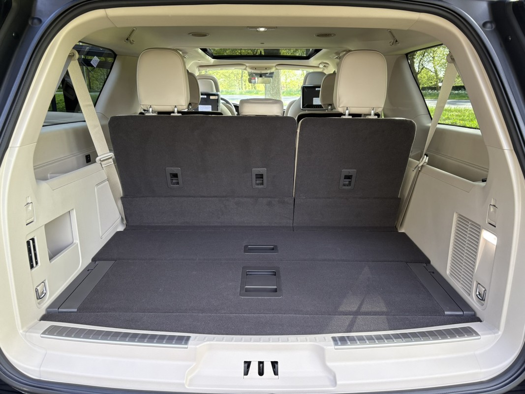 Lincoln Navigator