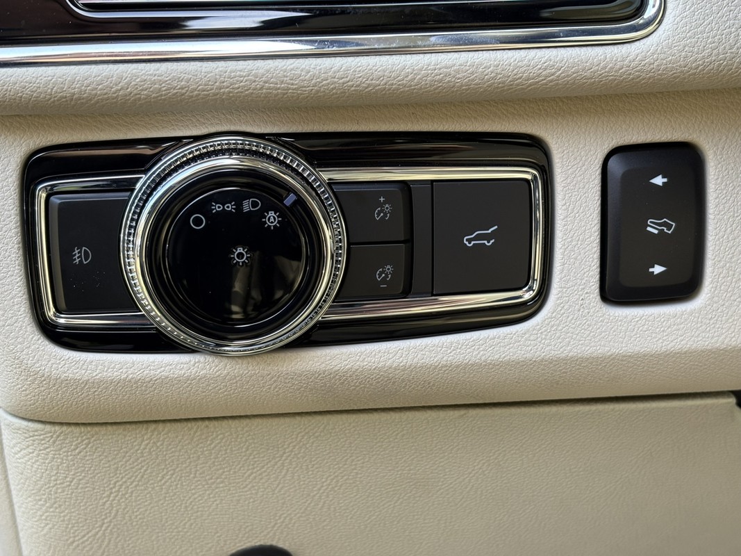 Lincoln Navigator