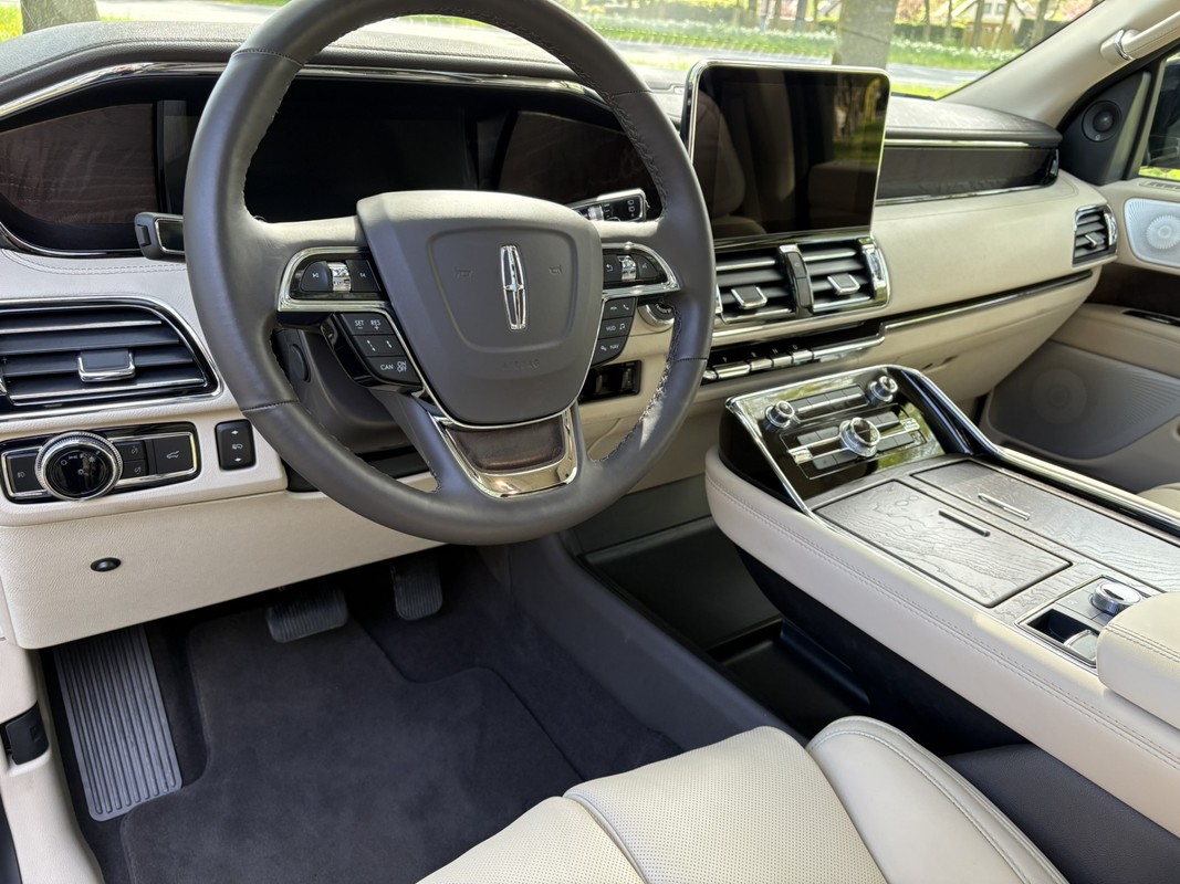 Lincoln Navigator