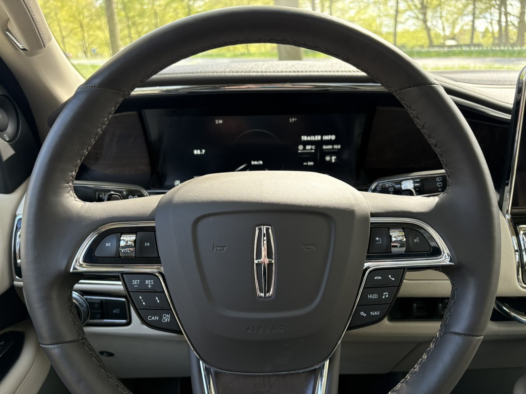 Lincoln Navigator