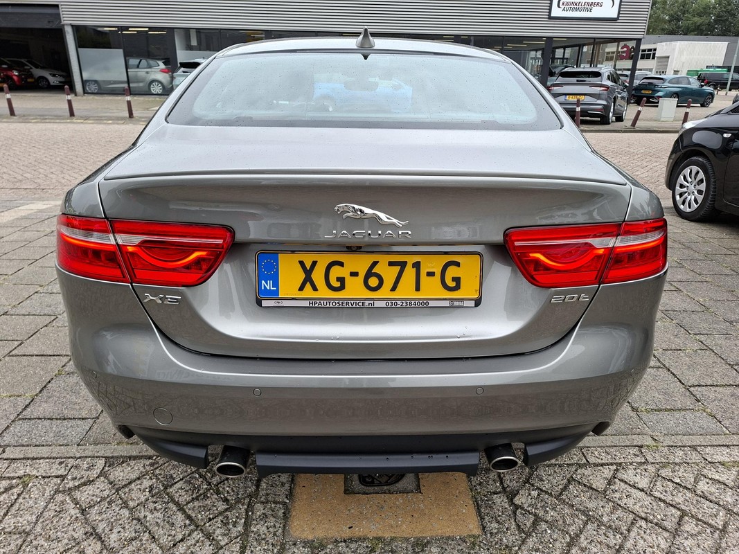 Jaguar XE