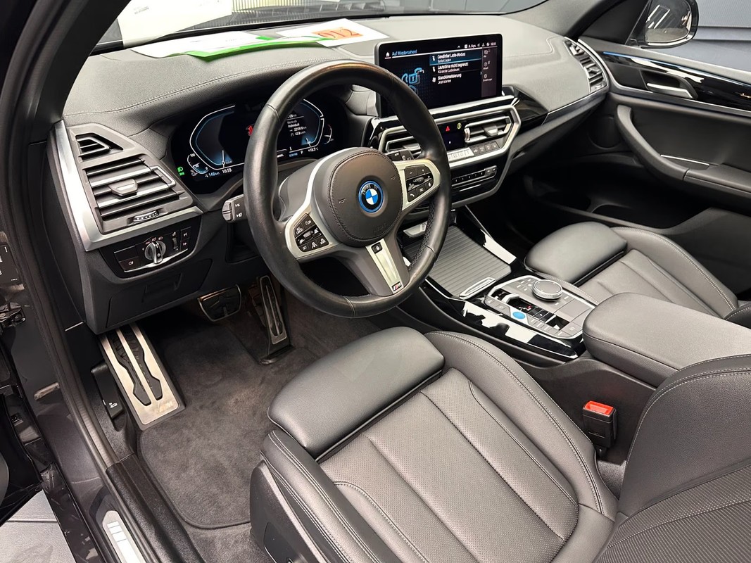 BMW iX3