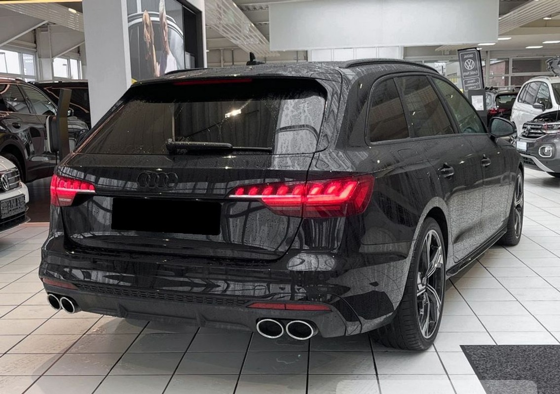 Audi S4