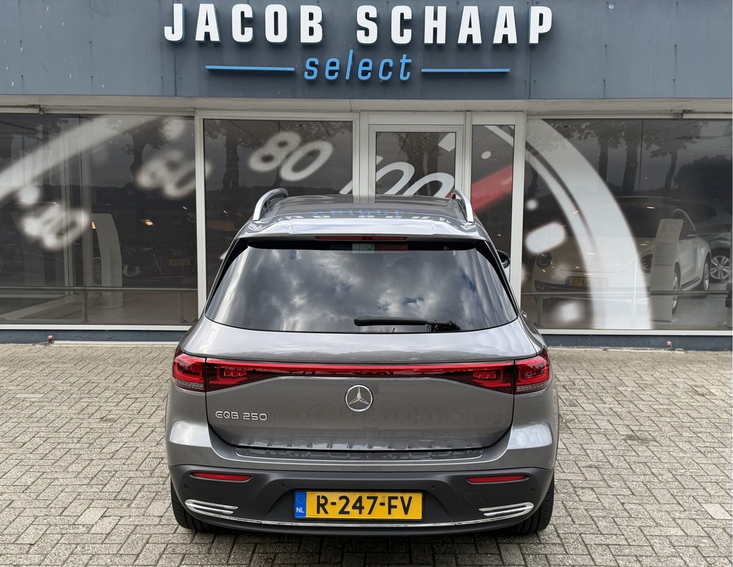 Mercedes-Benz EQB