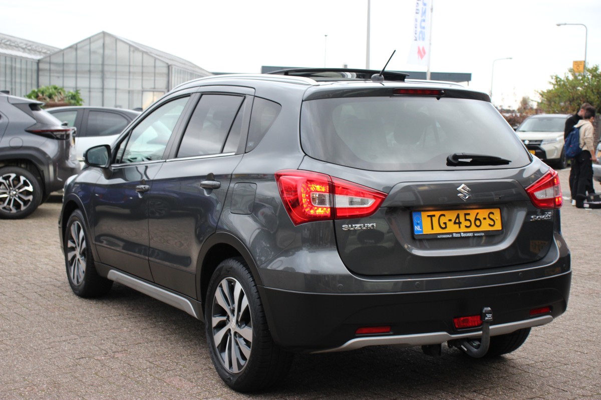 Suzuki S-Cross