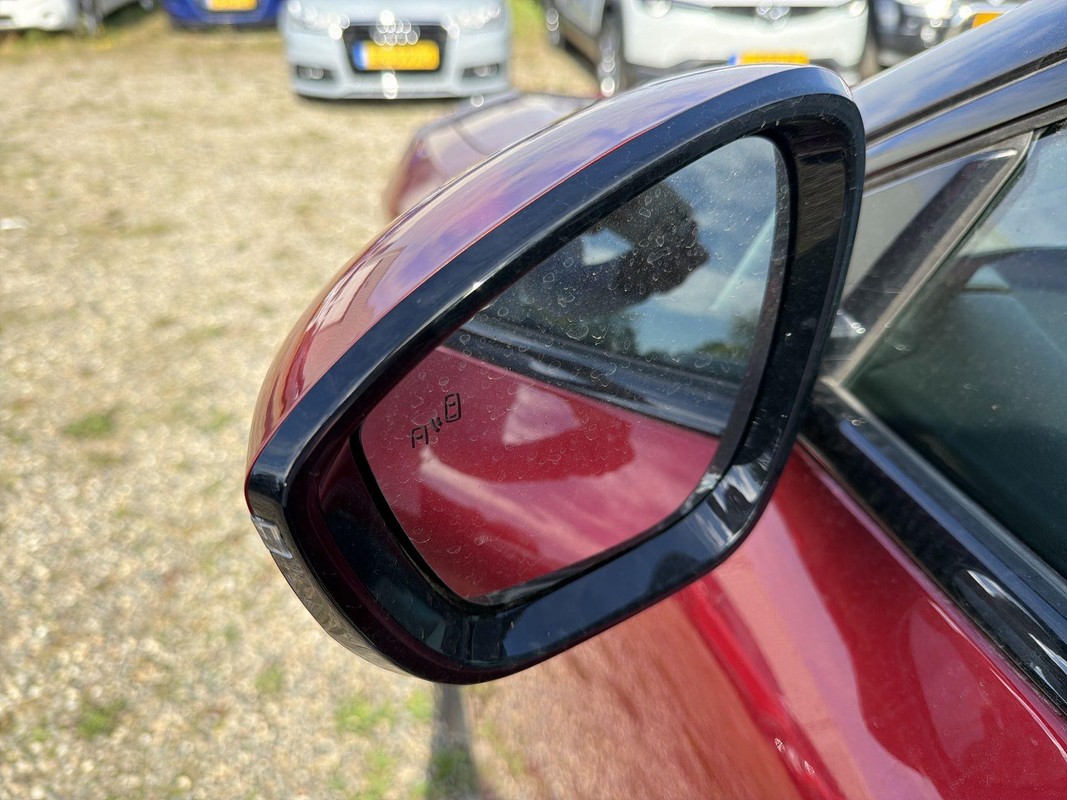 Mazda CX-6e