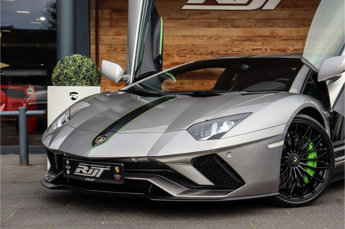 Lamborghini Aventador