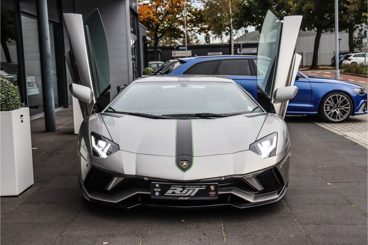 Lamborghini Aventador