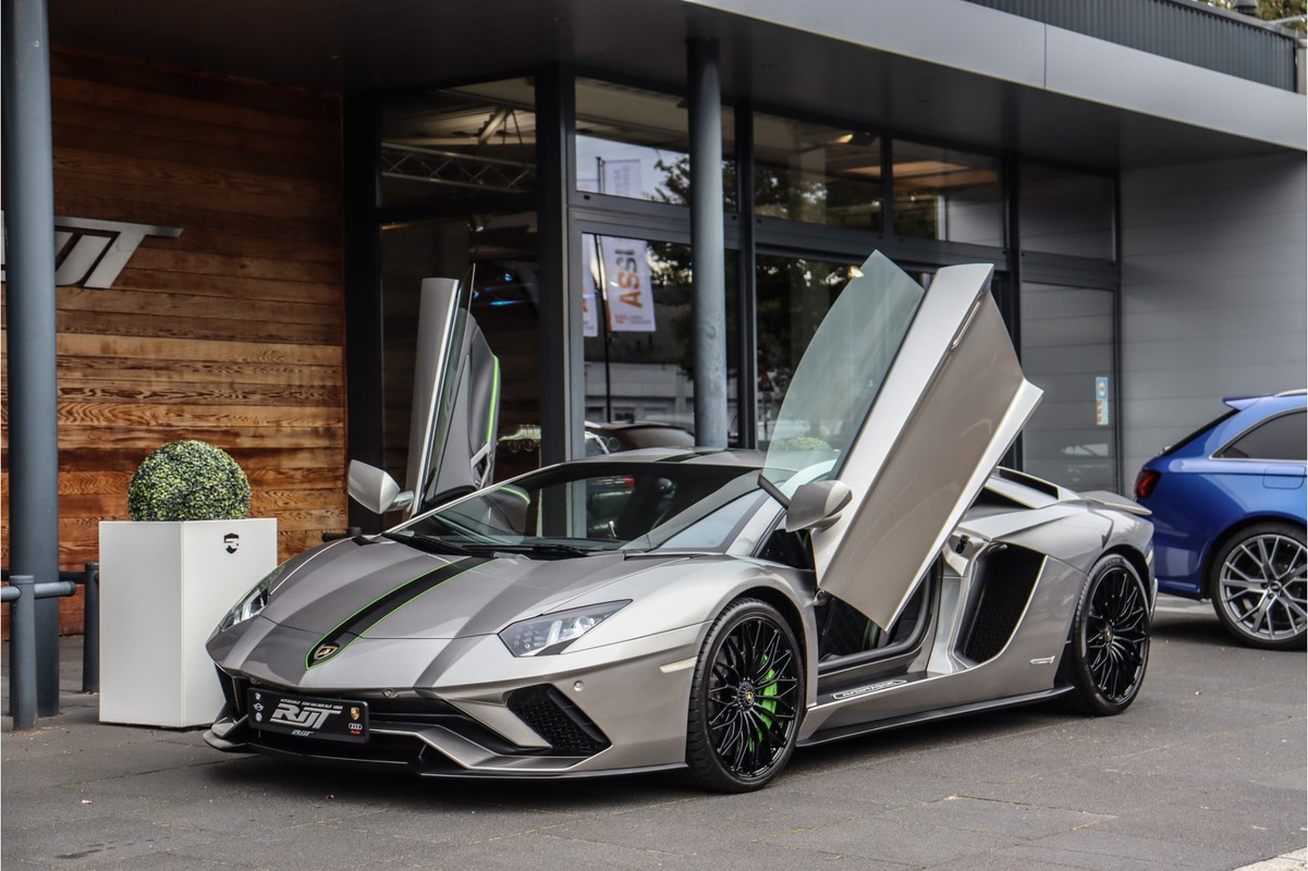 Lamborghini Aventador