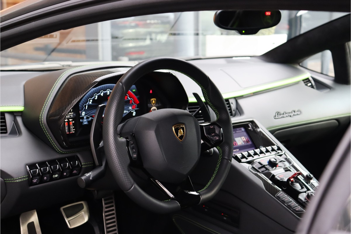Lamborghini Aventador