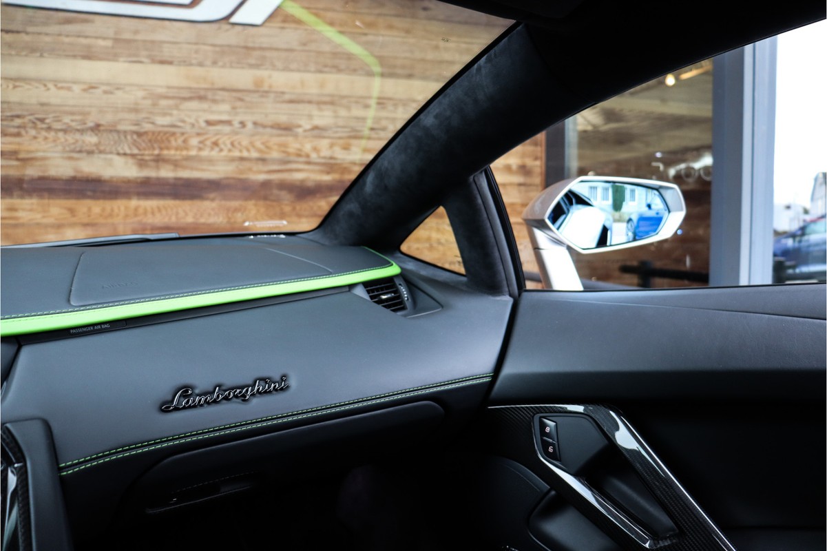 Lamborghini Aventador