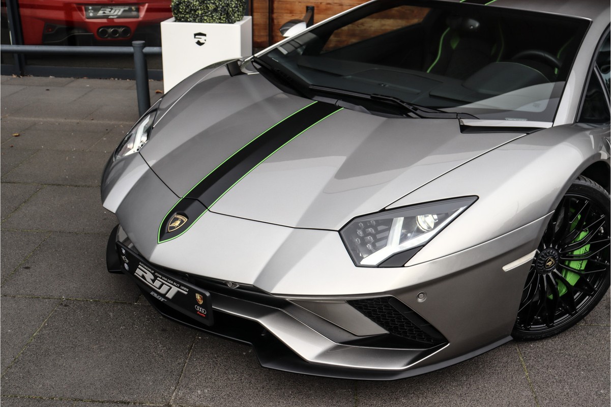 Lamborghini Aventador