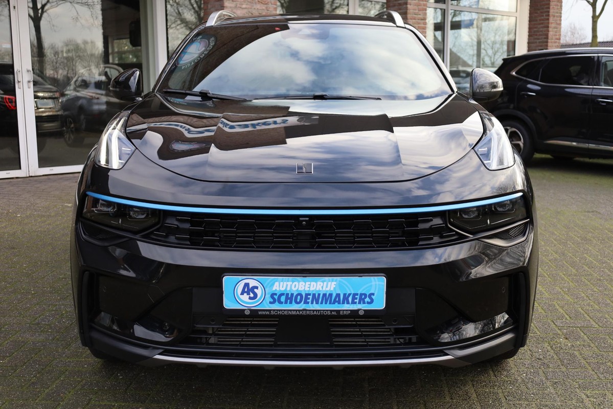 Lynk & Co 01