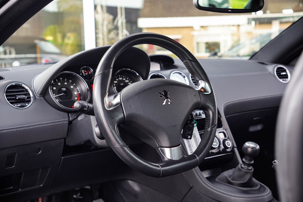 Peugeot RCZ