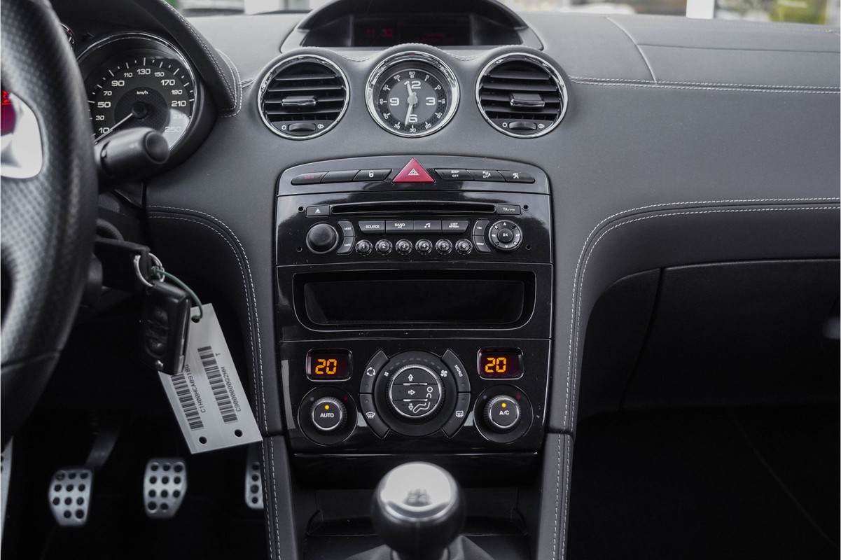 Peugeot RCZ