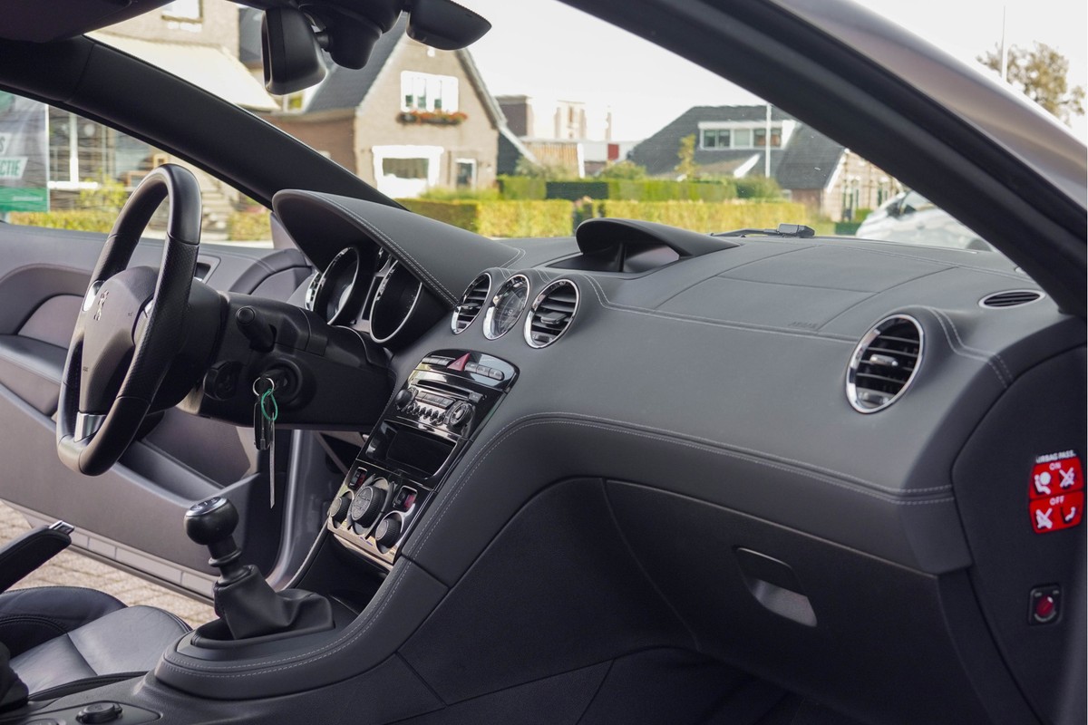 Peugeot RCZ