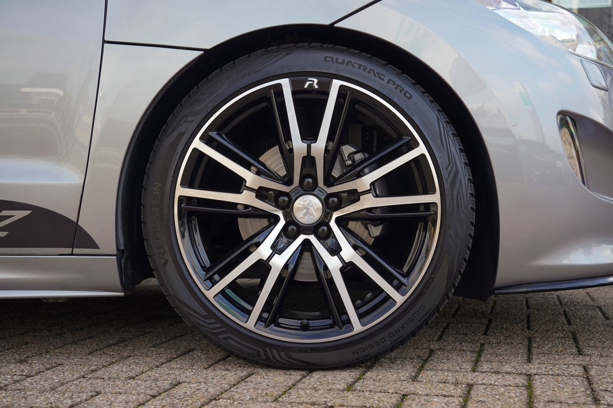 Peugeot RCZ