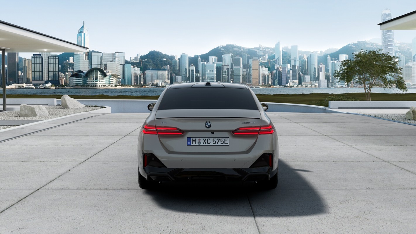 BMW i5