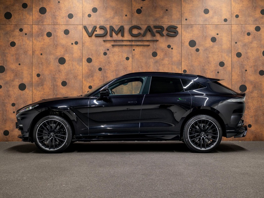 Aston Martin DBX