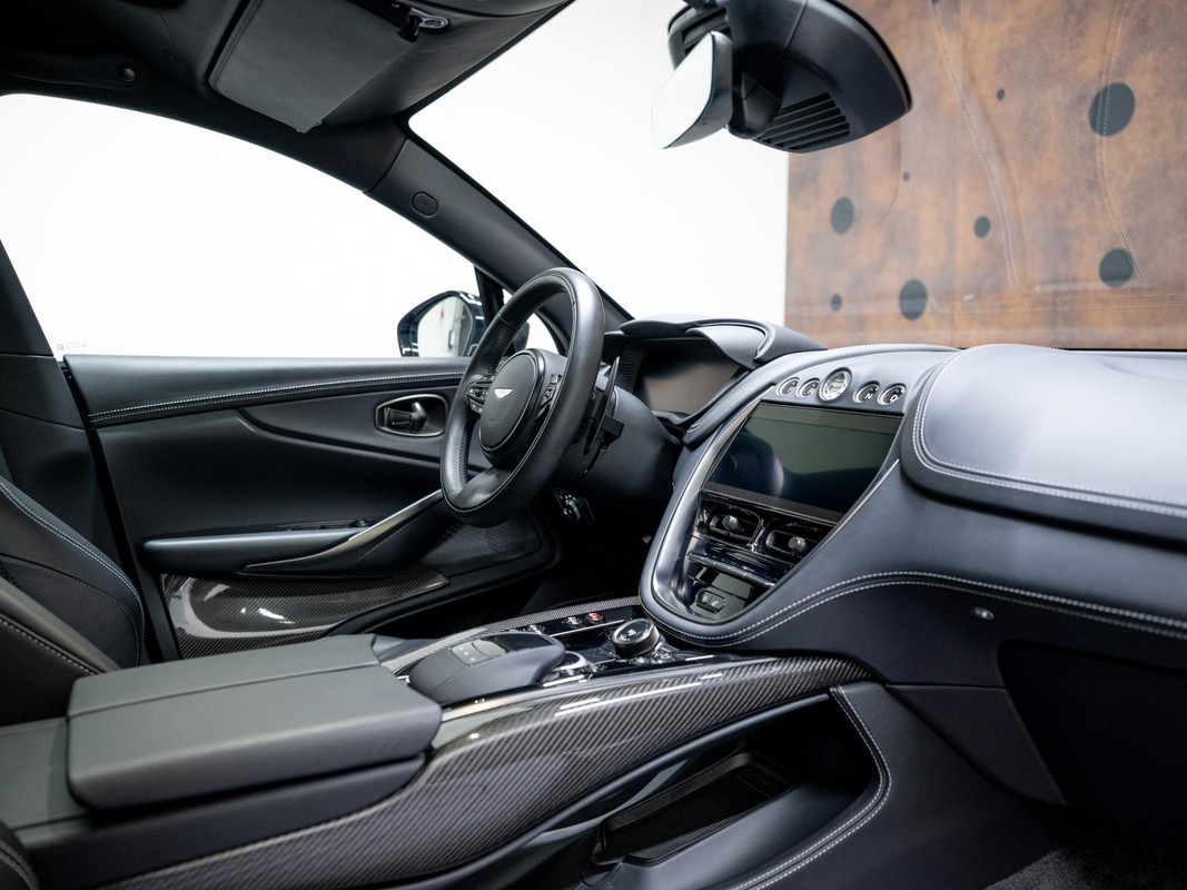 Aston Martin DBX