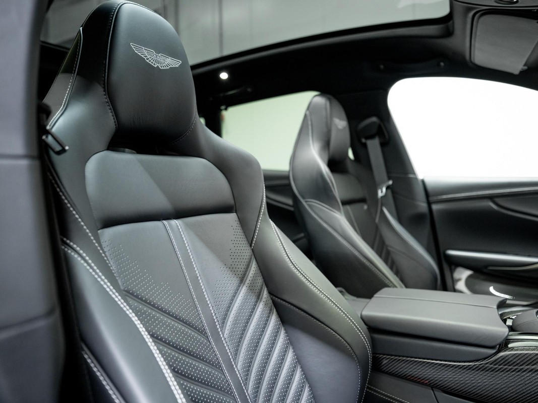 Aston Martin DBX