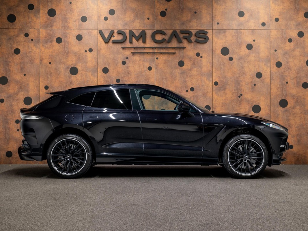 Aston Martin DBX