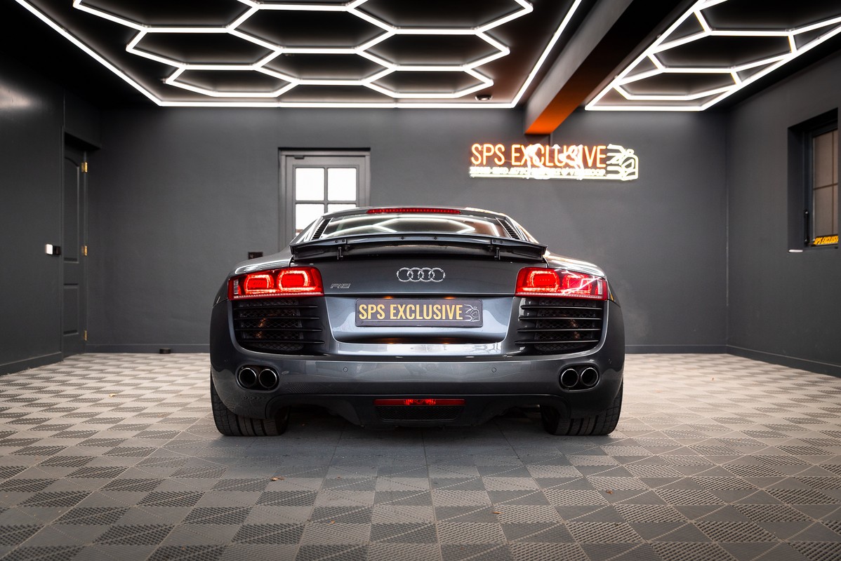Audi R8