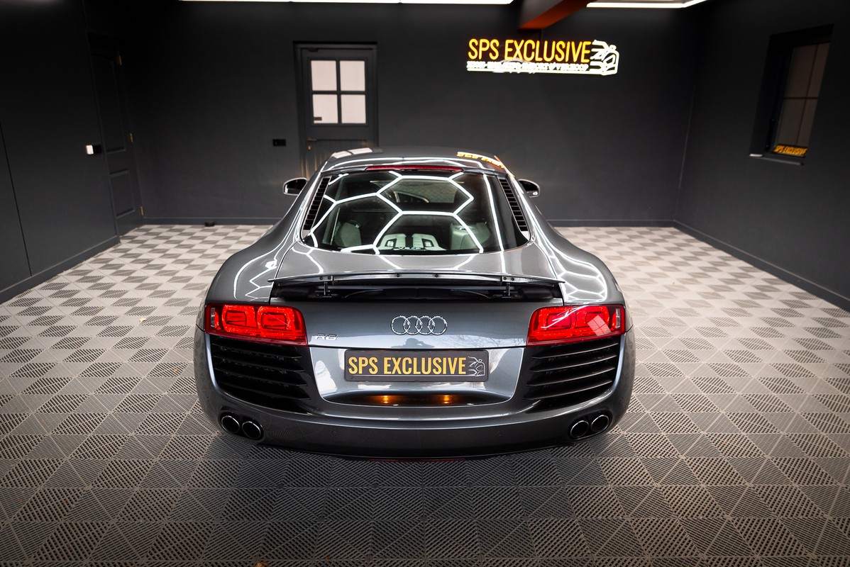 Audi R8