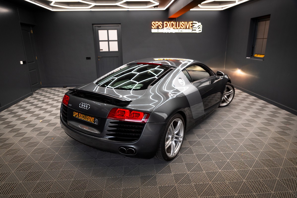 Audi R8