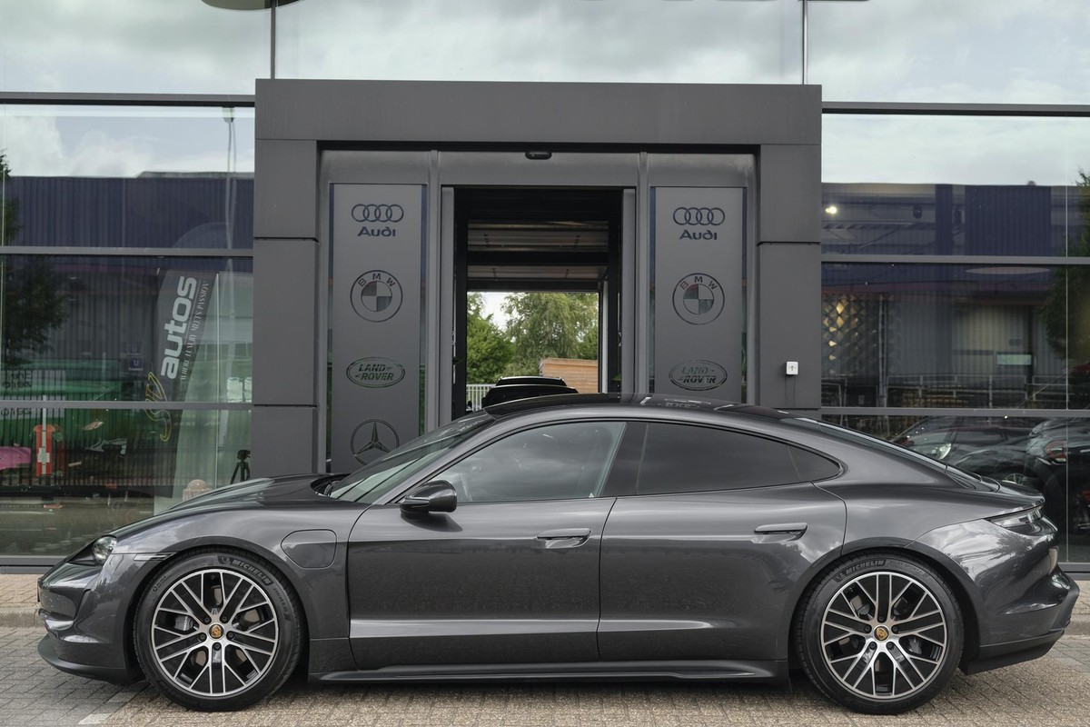 Porsche Taycan