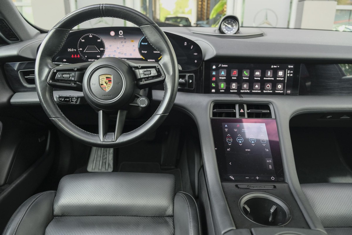 Porsche Taycan