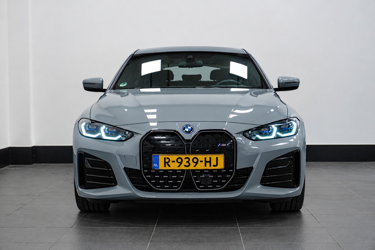 BMW i4