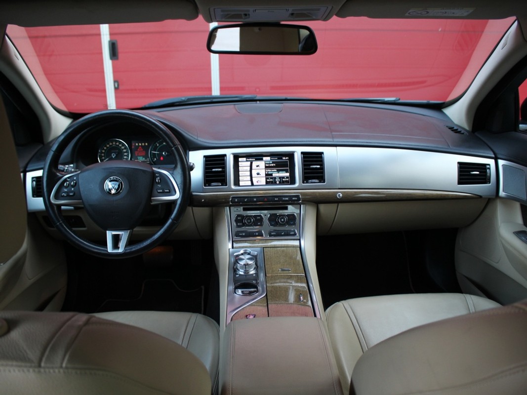 Jaguar XF